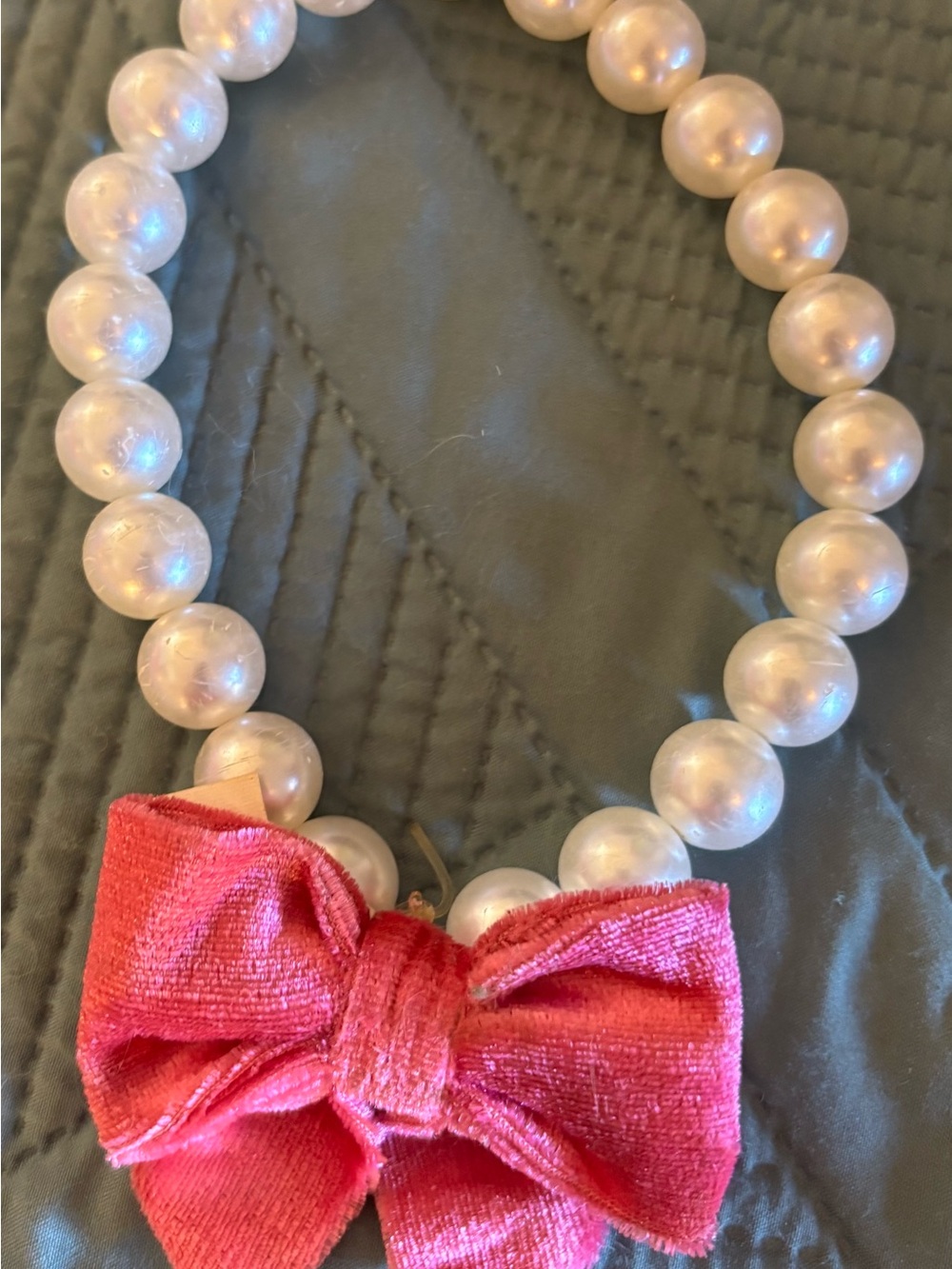 Pearl Bead Dog Necklace with Pink Velvet Bow